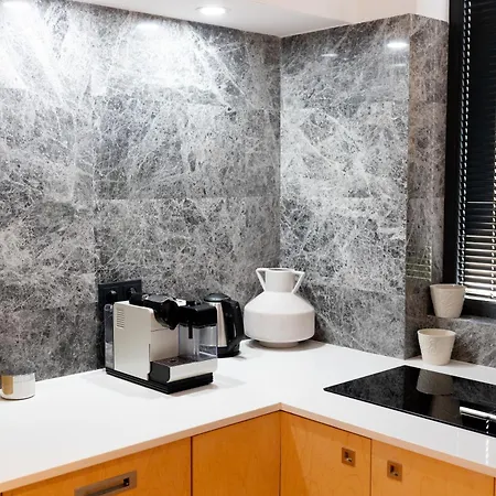 Luxury 12-3 Apartman *